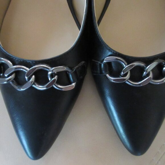 💕 NEW Naturalizer "Bobby" Black Casual Flats with Antique Silver Chain Detail - Picture 4 of 5